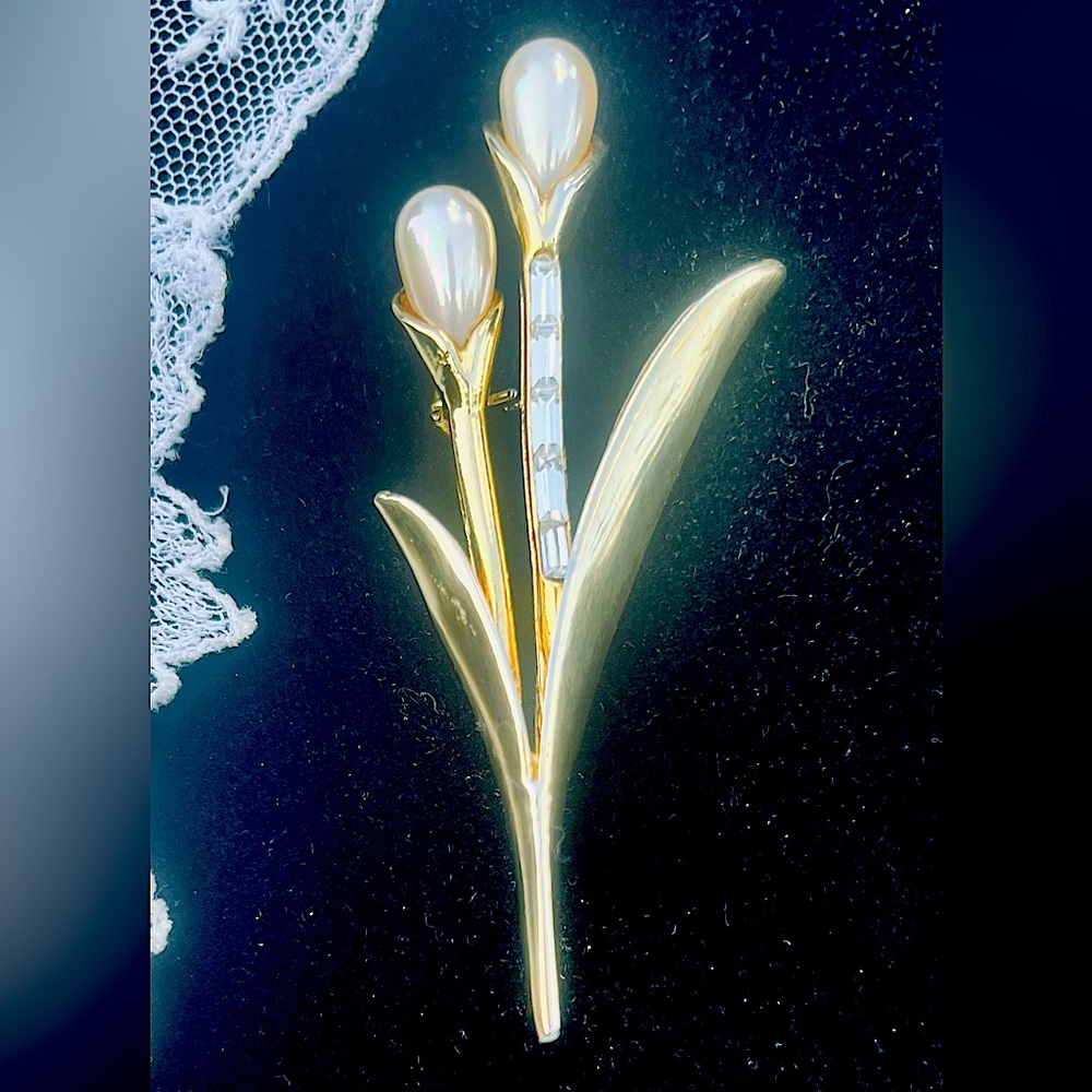 Vintage Pearl Pave Rhinestone Gold Cattails Brooch